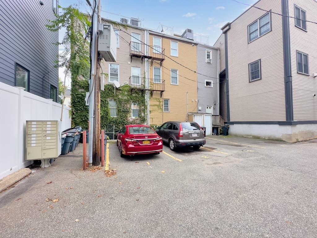 1-4 Schrepel Pl, Boston MA 02127 photo 4