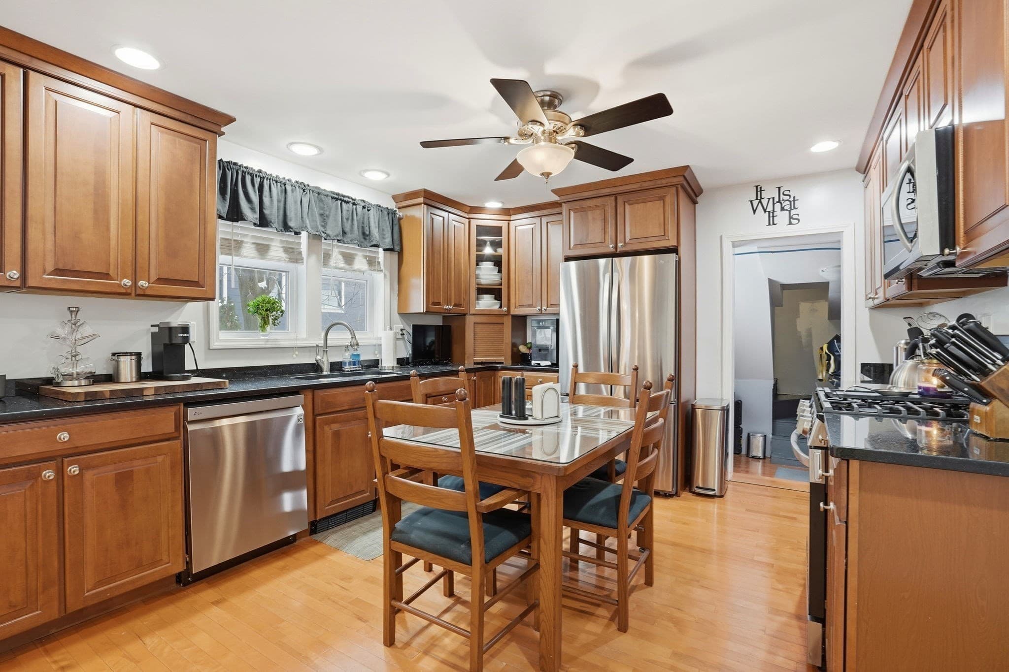 2 Family - 2 Units Up/Down at 15 G, Boston MA 02127, Boston, photo 9 of 26