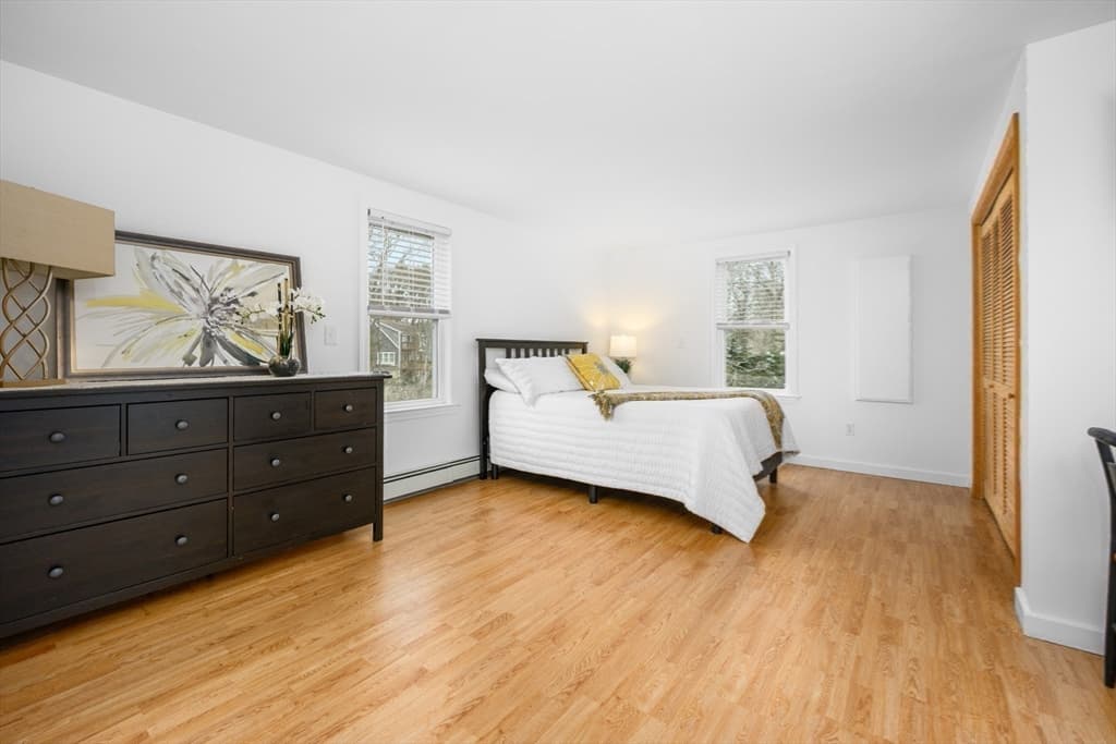 Single Family Residence at 177 Bayview Cir, Barnstable MA 02655, photo 14 of 38