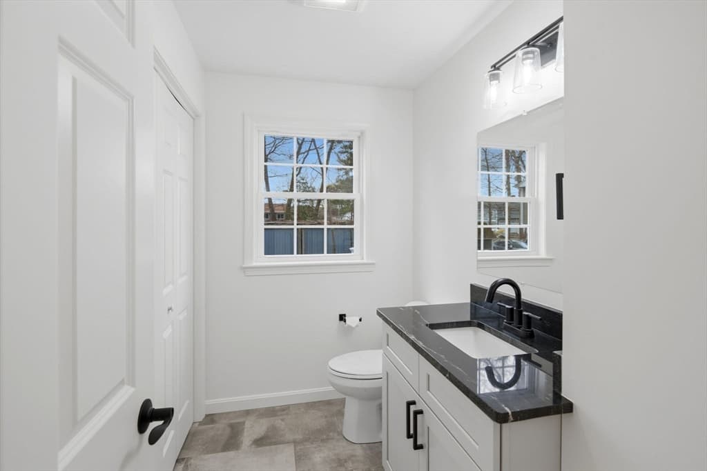 38 Colonial, Webster MA 01570 photo 14