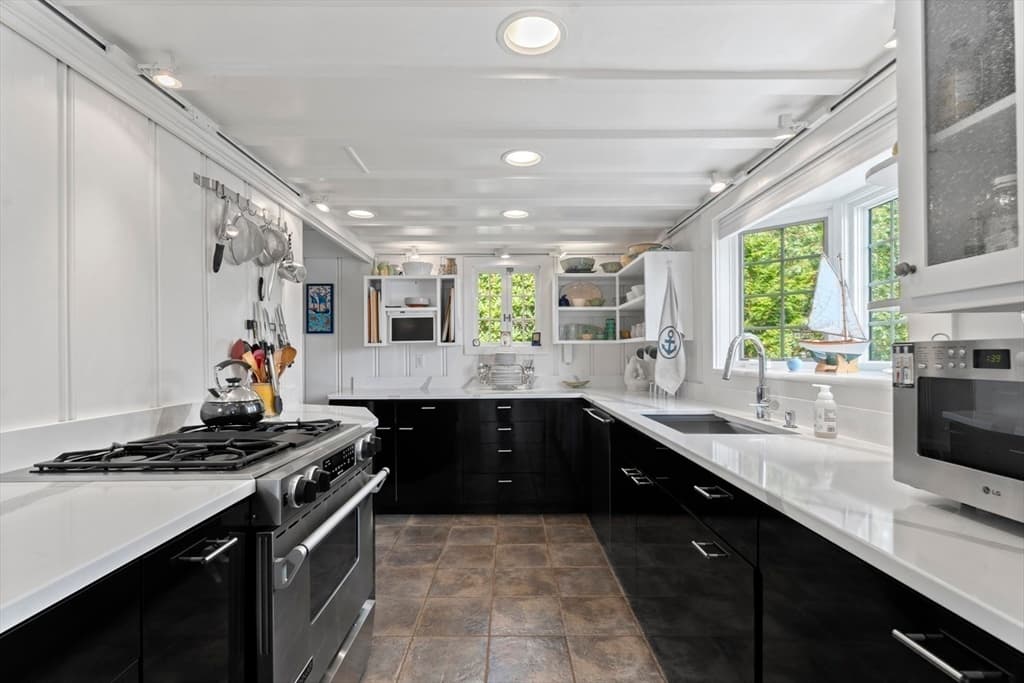 Single Family Residence at 41 Hayward Rd, Barnstable MA 02632, Barnstable, photo 13 of 42