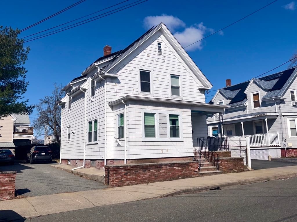 26 Kirtland St, Lynn MA 01905 photo 3