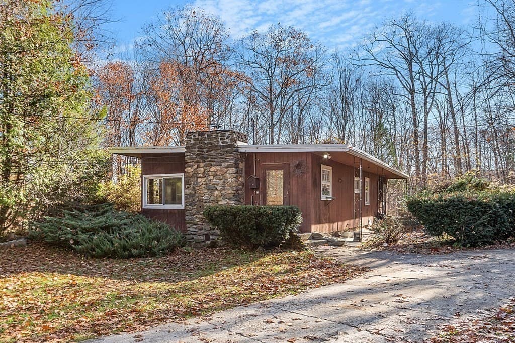 240 Barre Rd, Phillipston MA 01331