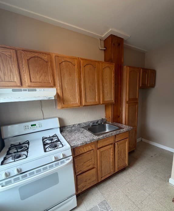 5-9 Family at 119-121 Tremont St, Fall River MA 02720, Fall River, photo 5 of 21