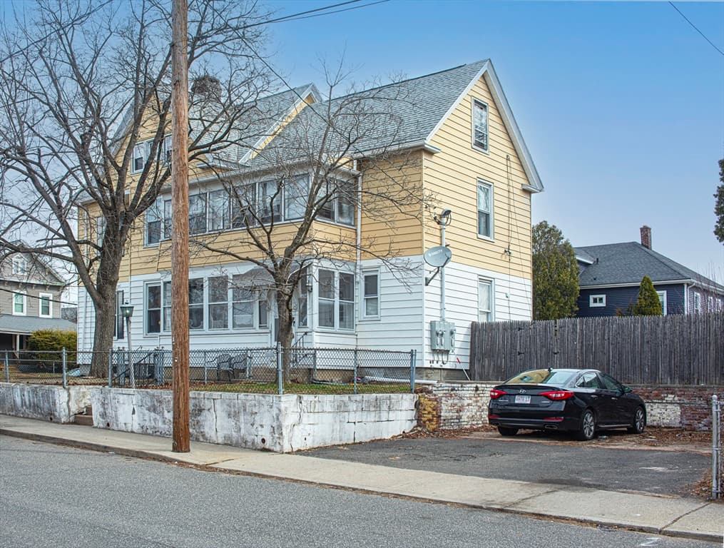 1022-1024 Hampden St, Holyoke MA 01040 photo 3