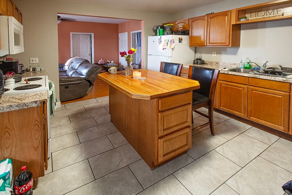 1022-1024 Hampden St, Holyoke MA 01040 photo 5
