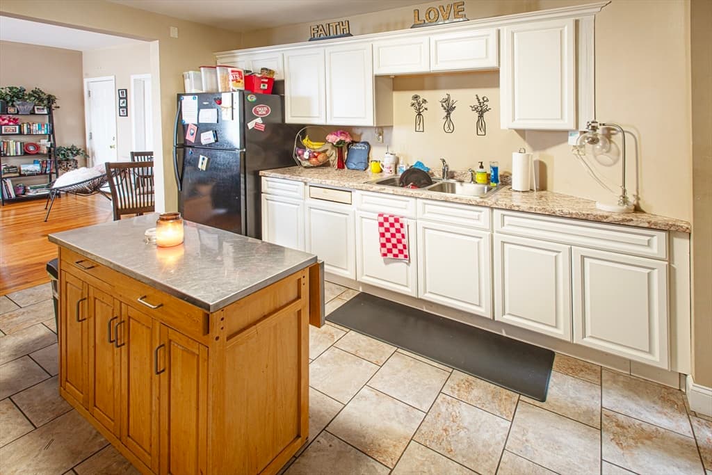 1022-1024 Hampden St, Holyoke MA 01040 photo 15