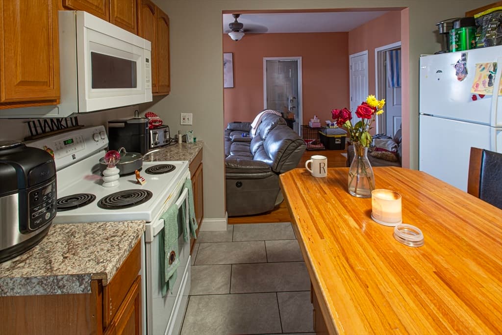 1022-1024 Hampden St, Holyoke MA 01040 photo 4