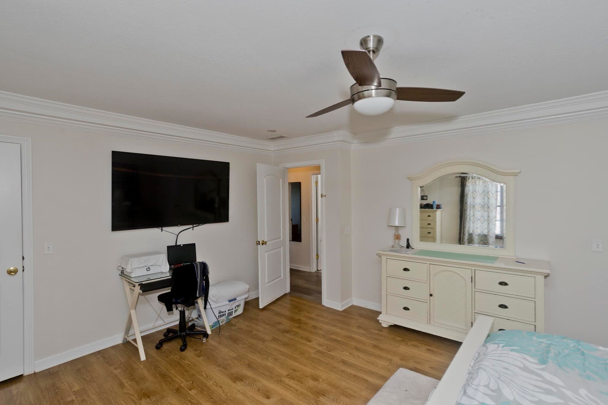 Single Family Residence at 31 Acrebrook Rd, Springfield MA 01129, Springfield, photo 13 of 32