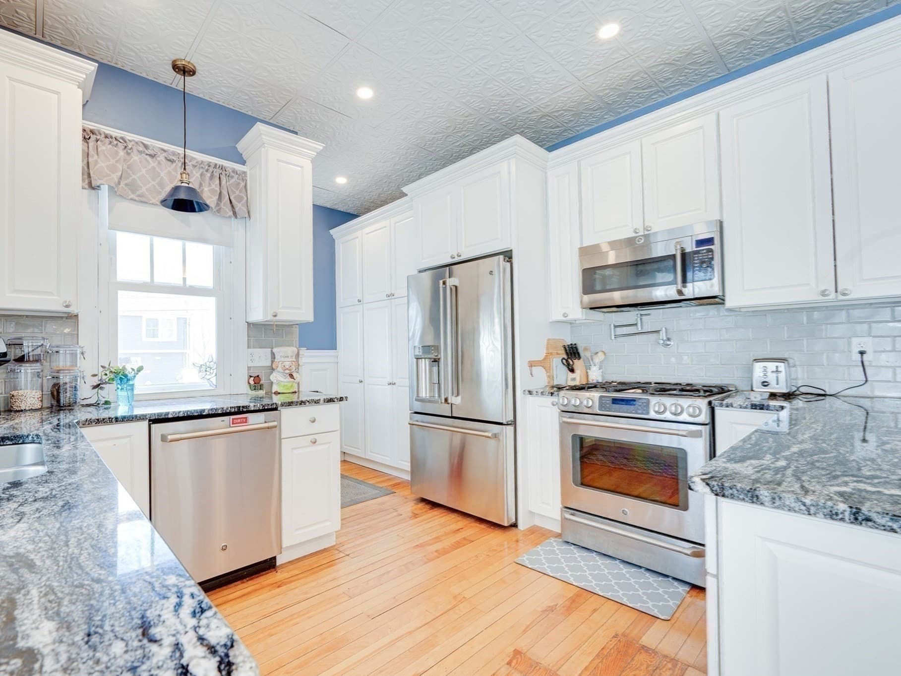 Single Family Residence at 23 Germain St, Worcester MA 01602, Worcester, photo 12 of 42