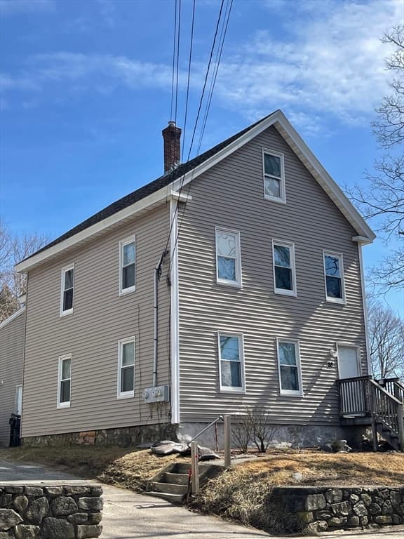 28 Beach St, Marlborough MA 01752 photo 2