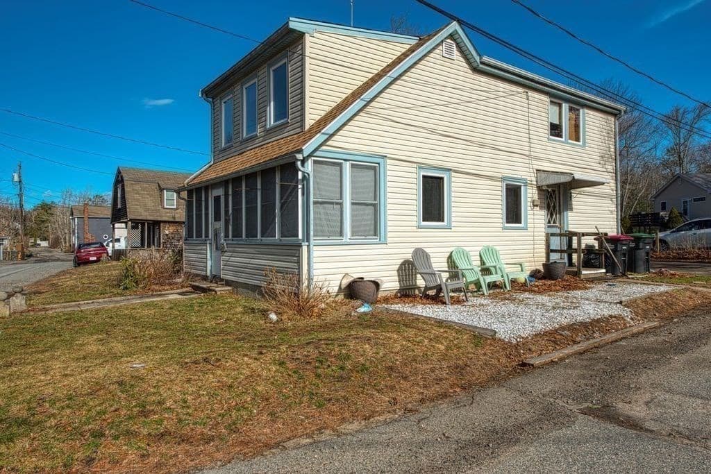 Single Family Residence at 22 Ocean Ave, Hanson MA 02341, Hanson, photo 2 of 12