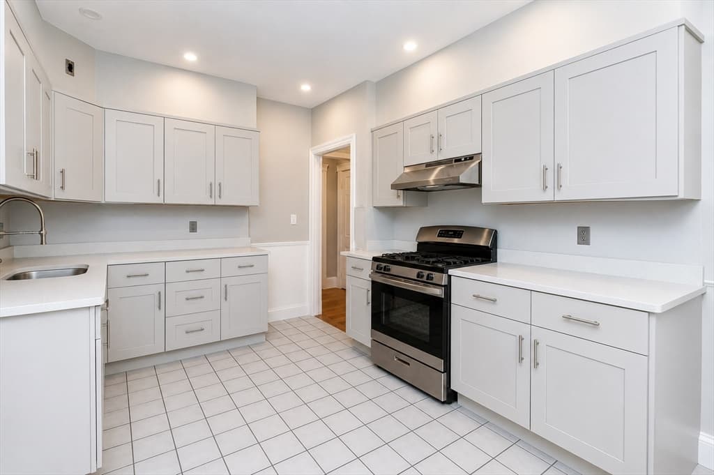 Multi Family at 168 Brook Road, Milton MA 02186, photo 14 of 25