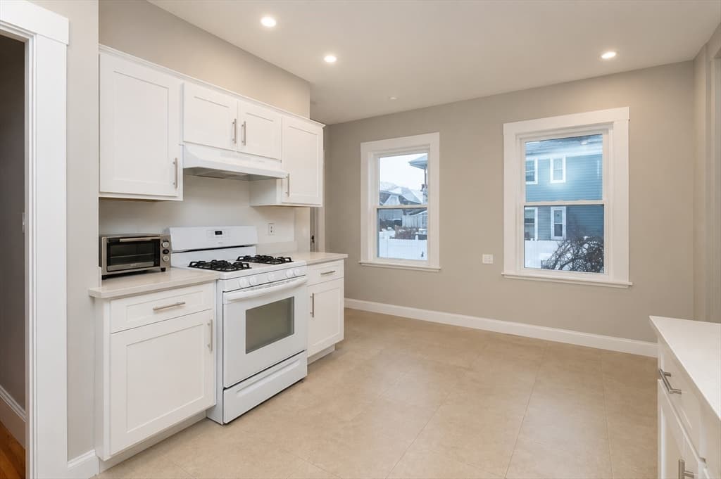 Multi Family at 168 Brook Road, Milton MA 02186, photo 4 of 25
