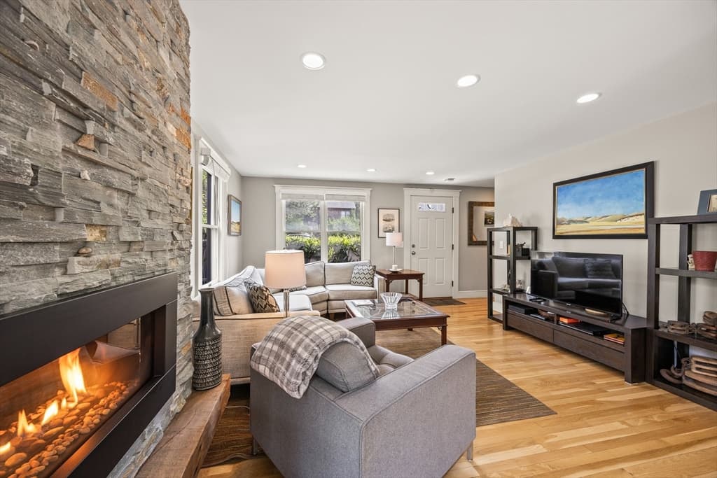 Condominium at 10 Seashore Park Drive, Provincetown MA 02657, Provincetown, photo 5 of 28