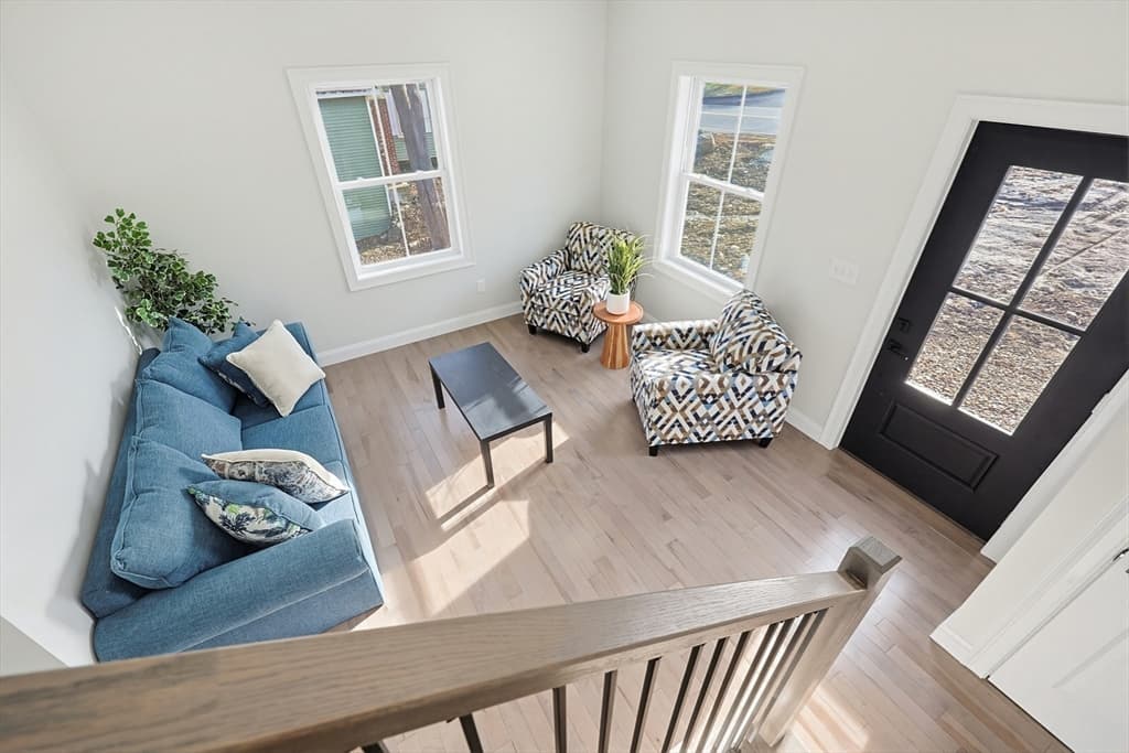 Single Family Residence at 673 Pleasant Street, Leicester MA 01524, photo 8 of 38