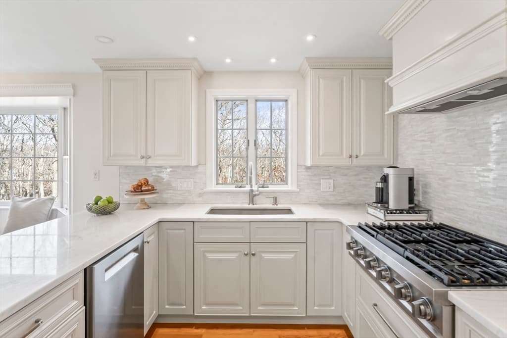 81 Whalers Walk, Edgartown MA 02539 photo 6