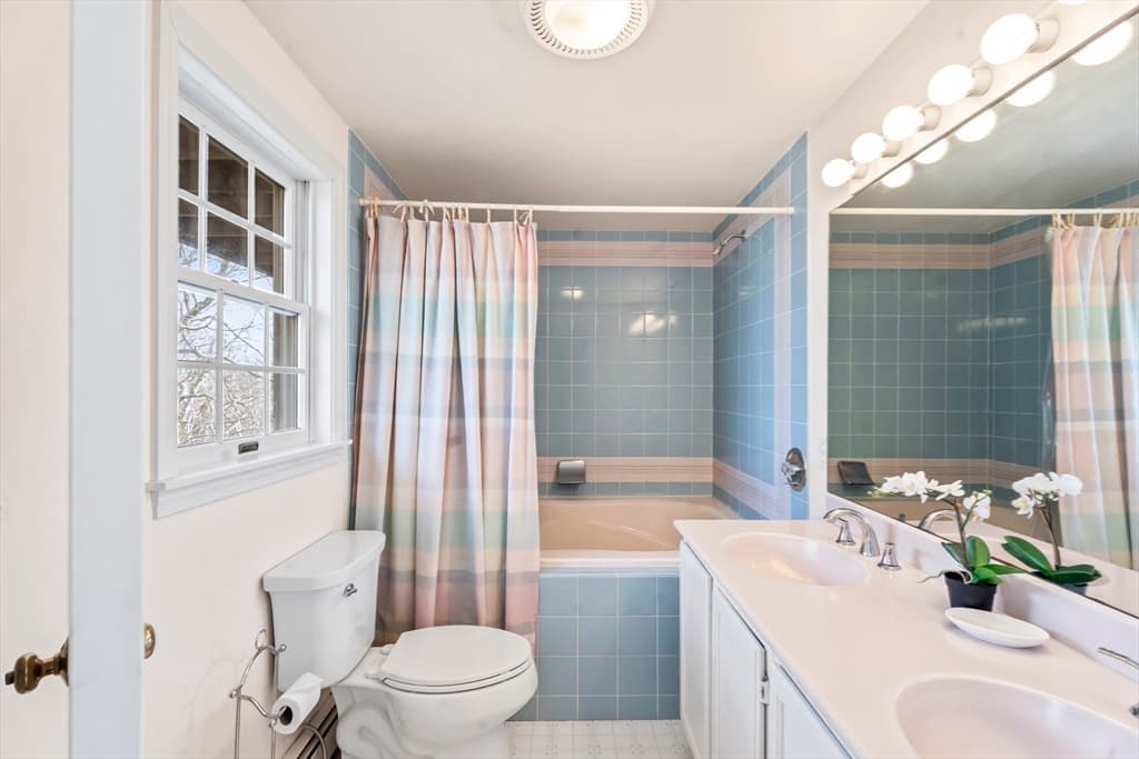81 Whalers Walk, Edgartown MA 02539 photo 18