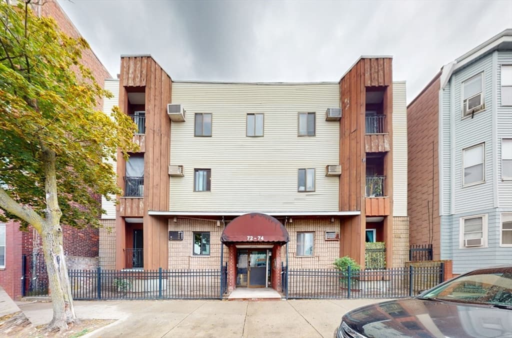 Condominium at 72-74 Chelsea St # 9, Boston MA 02128, Boston, photo 20 of 21
