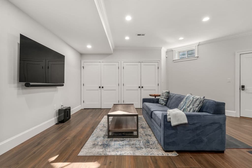 Condominium at 210 Evelyn # 210, Newton MA 02468, Newton, photo 18 of 22