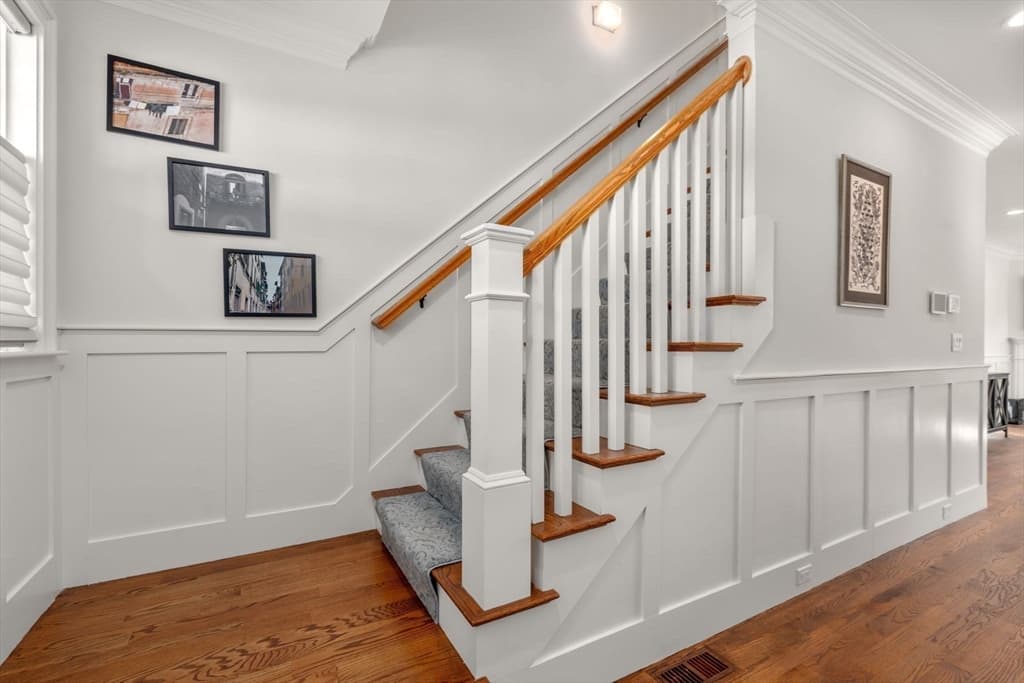 Condominium at 210 Evelyn # 210, Newton MA 02468, Newton, photo 4 of 22