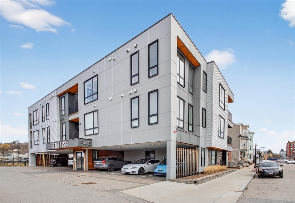 Condominium at 946 Saratoga Street # 303, Boston MA 02128, Boston, photo 23 of 24