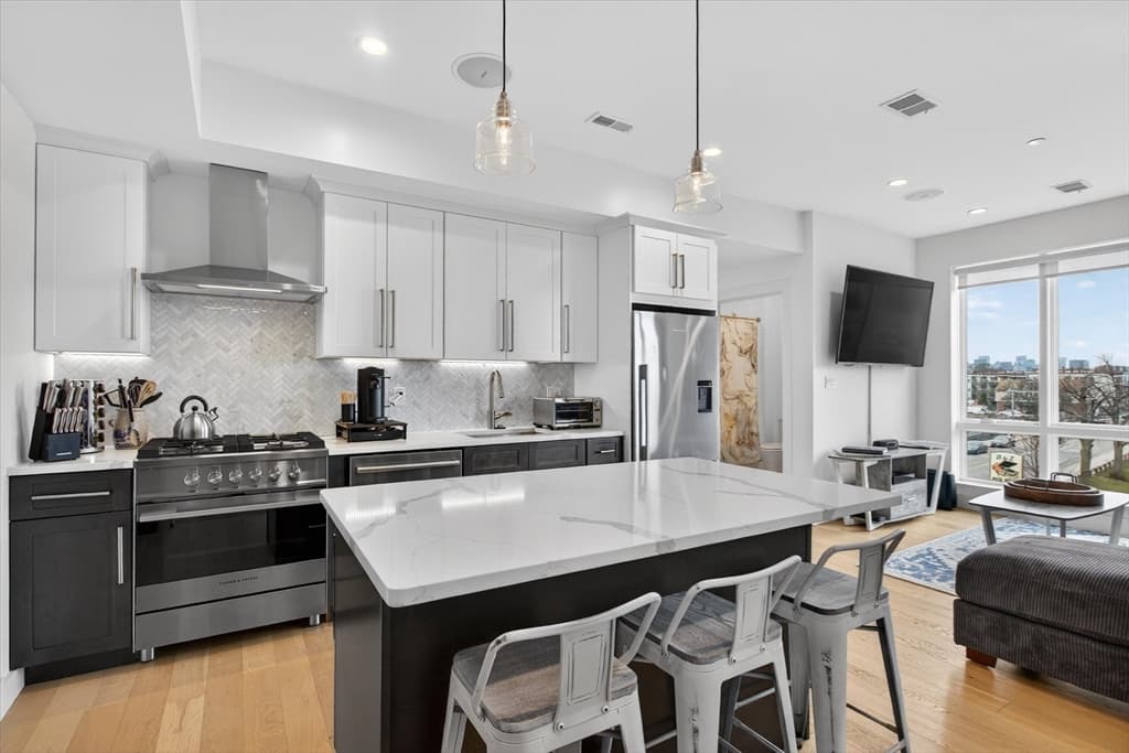 946 Saratoga Street # 303, Boston MA 02128