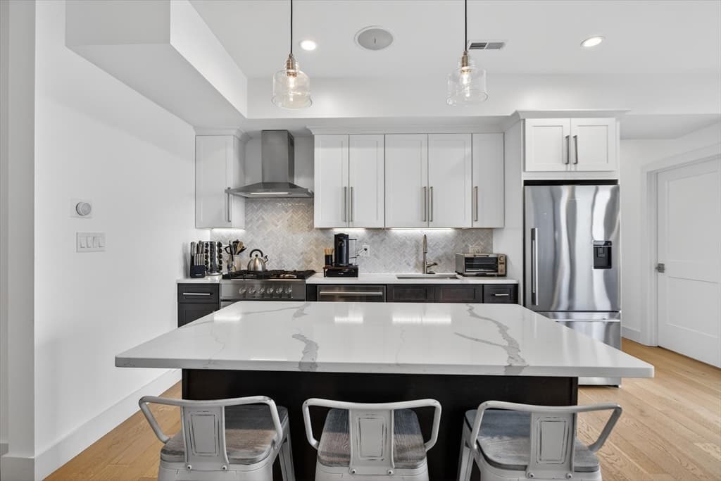 Condominium at 946 Saratoga Street # 303, Boston MA 02128, Boston, photo 5 of 24