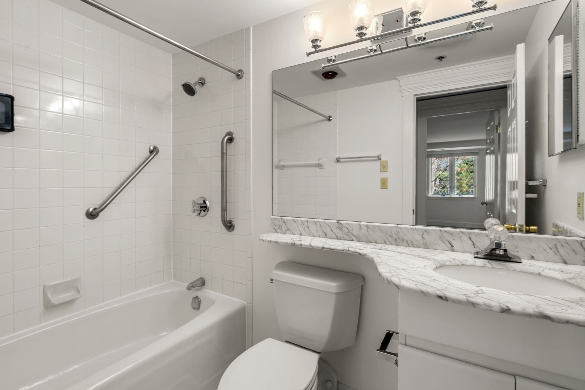 Condominium at 100 Fulton St # 3Q, Boston MA 02109, photo 8 of 25