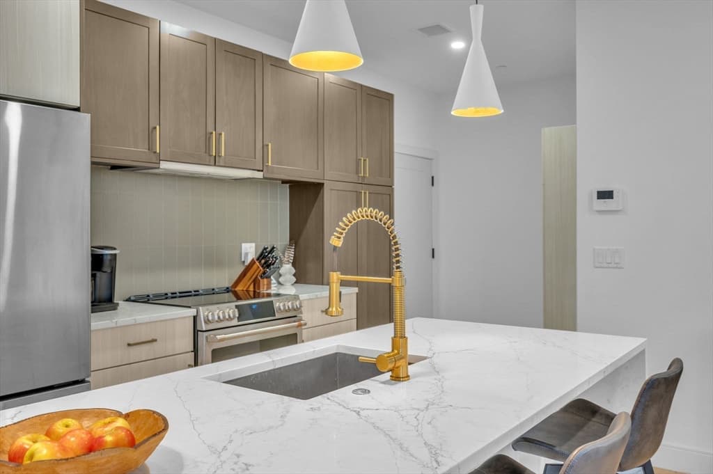 Condominium at 5245 Washington St # 5, Boston MA 02132, photo 2 of 37