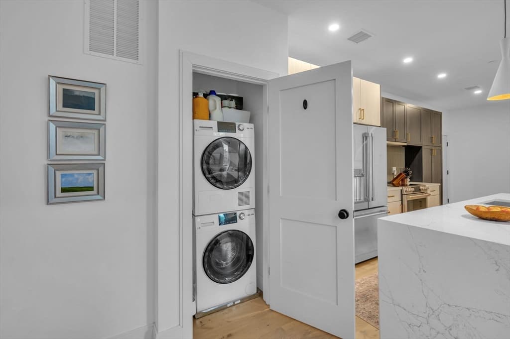 Condominium at 5245 Washington St # 5, Boston MA 02132, photo 16 of 37