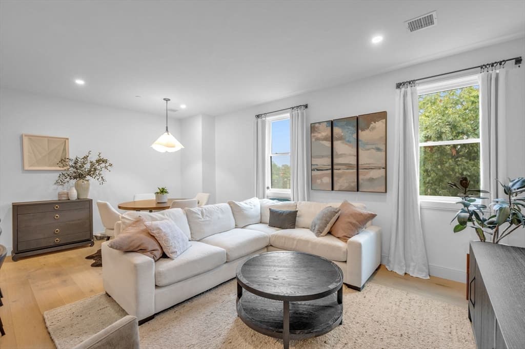 Condominium at 5245 Washington St # 5, Boston MA 02132, photo 14 of 37