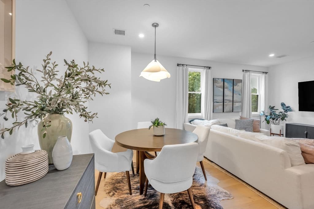 Condominium at 5245 Washington St # 5, Boston MA 02132, photo 8 of 37