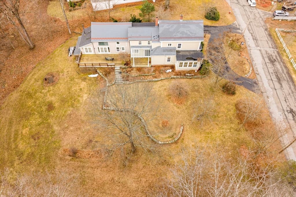 Single Family Residence at 14 Maple Street, Sturbridge MA 01566, Sturbridge, photo 5 of 37