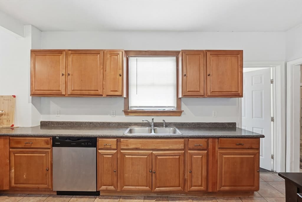 Multi Family at 25 East St, Grafton MA 01536, Grafton, photo 15 of 42