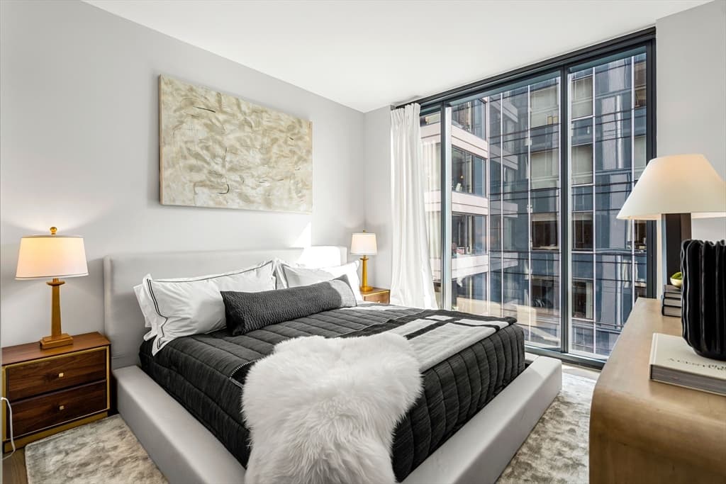 Condominium at 55 Lagrange St # 1902, Boston MA 02116, photo 13 of 31