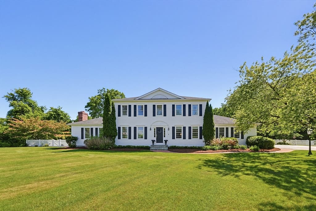 523 Old Westport Rd, Dartmouth MA 02747 photo 2