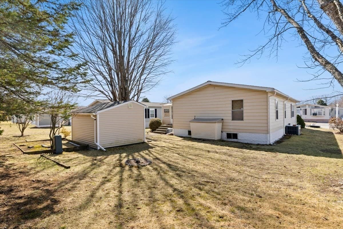 Mobile Home at 27 Castle Rd # 153, Attleboro MA 02703, Attleboro, photo 27 of 34