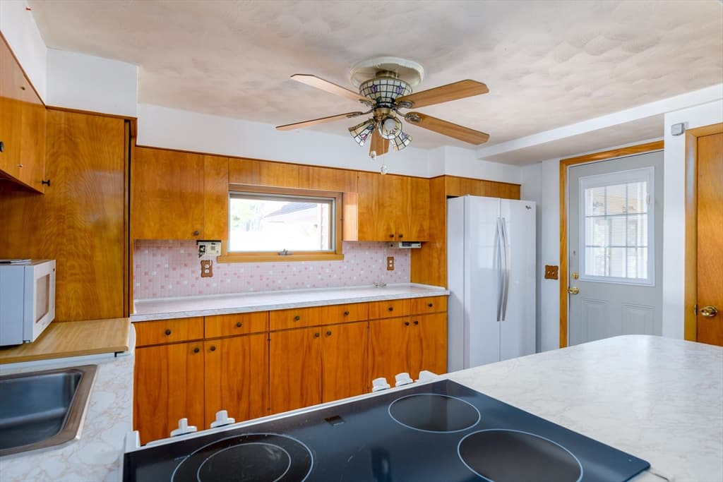 1138 Wachusett St, Holden MA 01520 photo 2