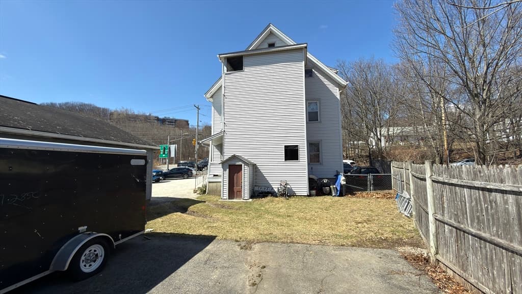 328 Brooks St, Worcester MA 01606 photo 6