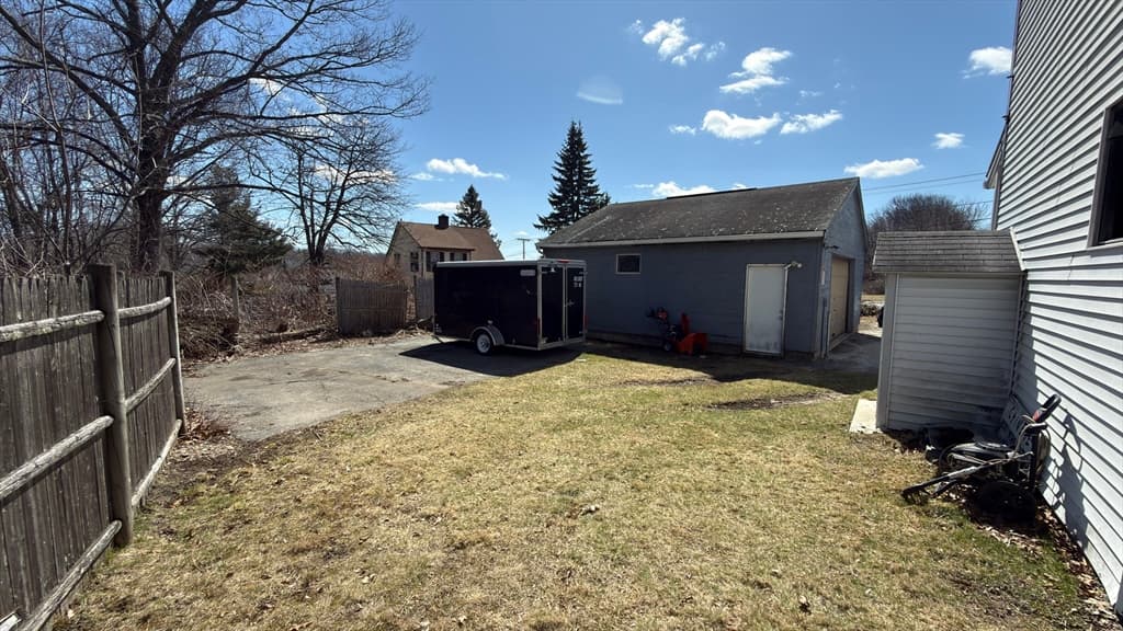 328 Brooks St, Worcester MA 01606 photo 5