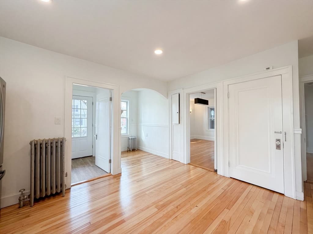 10 Perrot St, Worcester MA 01602 photo 6