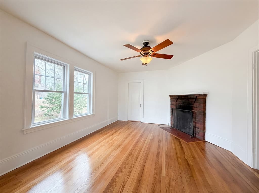 10 Perrot St, Worcester MA 01602 photo 8
