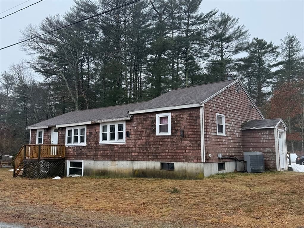 52 Cedar Dr, Carver MA 02330