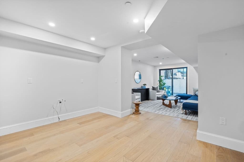 Condominium at 667 Tremont Street # 1, Boston MA 02118, photo 13 of 17