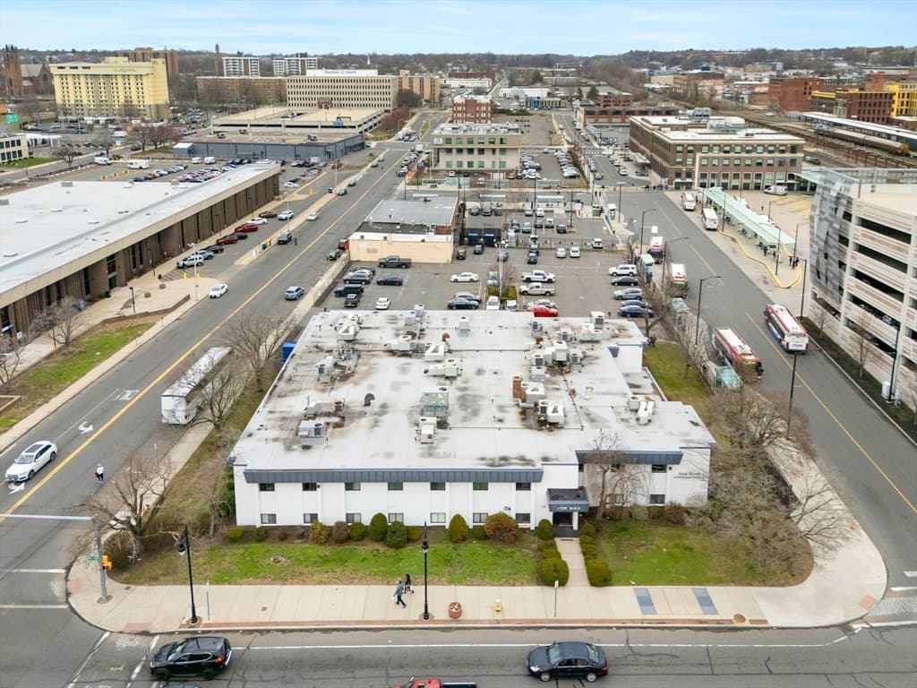 1795 Main St # 206, Springfield MA 01103