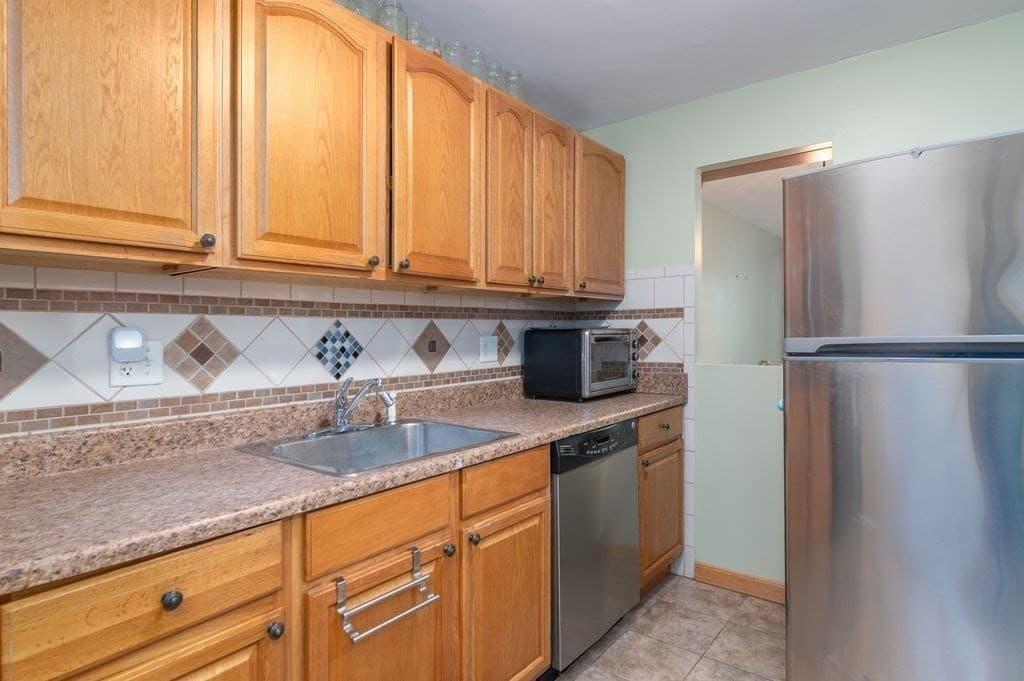 39 Cary Avenue # 14, Chelsea MA 02150