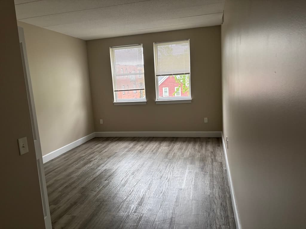 34 Sumner Ave # 301, Springfield MA 01108 photo 5