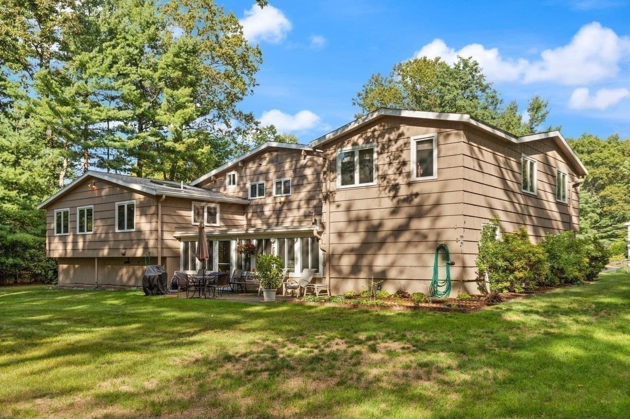 Single Family Residence at 39 Austin Rd, Sudbury MA 01776, photo 17 of 25