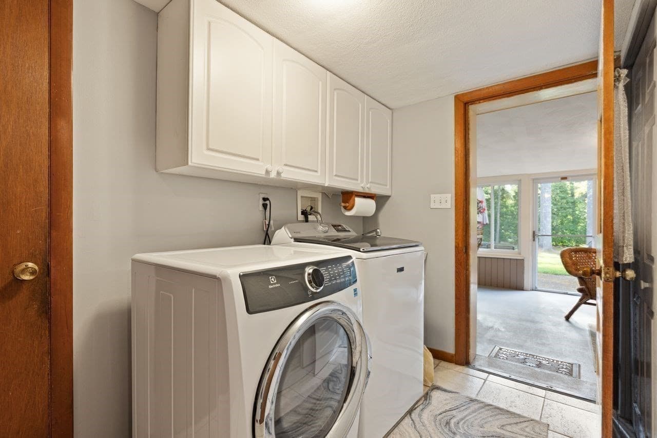 Single Family Residence at 39 Austin Rd, Sudbury MA 01776, photo 14 of 25
